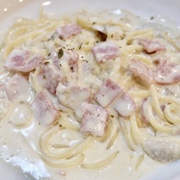 สปาเก็ตตี้ไวท์ซอสเห็ดแฮม