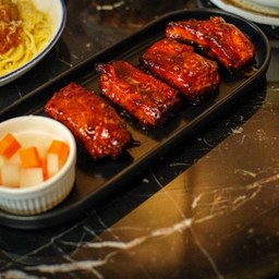 ซี่โครงหมูย่างบาร์บีคิวไม่เผ็ด 4 ชิ้น