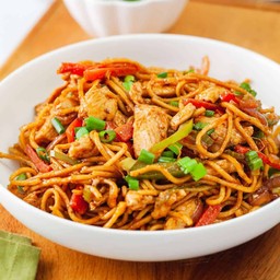 Garlic Noodles with Chicken