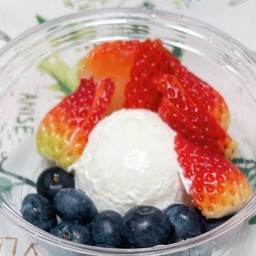 กรีกโยเกิร์ตรสธรรมชาติ 1 สกู๊ป+2 Topping