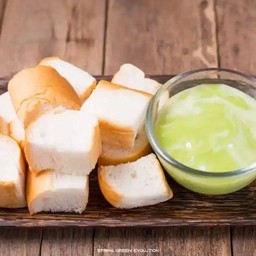 ปังอบไอน้ำสังขยาใบเตย