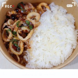 กะเพราปลาหมึก