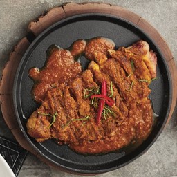 หมูย่างผัดพริกแกงใต้