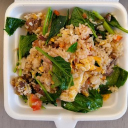 ข้าวผ้ดหมูกรอบ