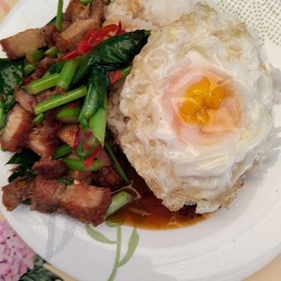 คะน้าหมุการอบ+ไข่ดาว