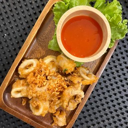 หมึกทอดกระเทียม