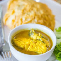 ข้าวแกงส้มปลากะพง+ไข่เจียว