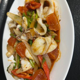 ปลาหมึกผัดไข่เค็ม