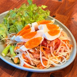 ส้มตำไทยไข่เค็ม