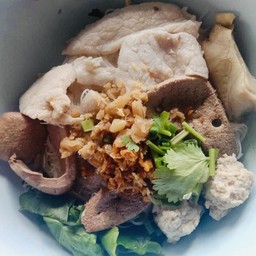 เส้นหมี่หมู เครื่องใน พิเศษ