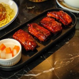 ซี่โครงหมูย่างเกาหลี 4 ชิ้น