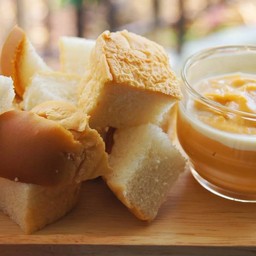 ปังอบไอน้ำสังขยาชาไทย