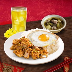 ชุดข้าวหมูกรอบคั่วพริกเกลือ