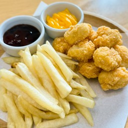 เฟรนช์ฟรายส์&ไก่ป็อป