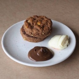 นูเทลลา+ส้ม สโคน