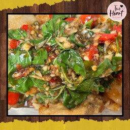 ข้าวปลากะพงทอดราดพริก