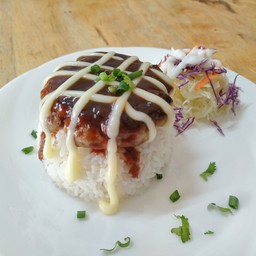 ข้าวหน้าหมูแฮมเบิร์ก