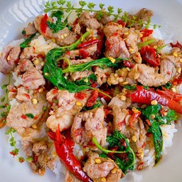 กะเพราเนื้อวัวแบบชิ้น ชิ้น