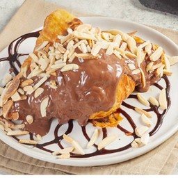 ครัวซองนูเทลล่าแอลม่อน