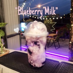 บลูเบอร์รี่สมูธตี้ส์นมสดปั่น