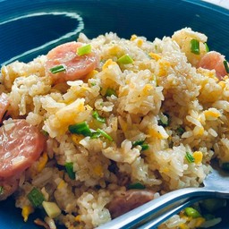 ข้าวผัดแหนม