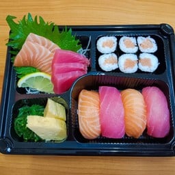 Sushi sashimi Bento