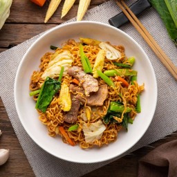 ผัดมาม่า ทรงเครื่อง