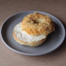 ชีสกระเทียม เบเกิ้ล + ครีมชีส