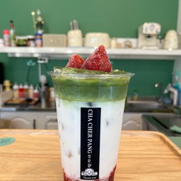 มัทฉะสตรอว์เบอร์รี่