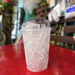 น้ำแข็งเปล่าแก้วโอ่ง