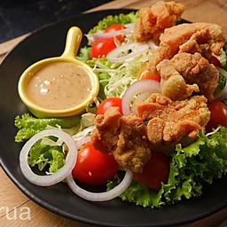 สลัด ไก่กรอบ