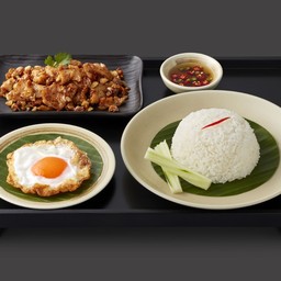 ชุดหมูทอดกระเทียมราดข้าว+ไข่ดาว