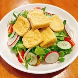 สลัดเต้าหู้ทอด