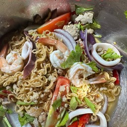 ยำมาม่าทะเล