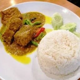 ข้าวราดพริกแกงใต้ปลากระพง