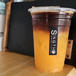 บ้านน้ำชาที่ขายกาแฟ