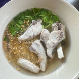 เจ้ชมพู่ ต้มเลือดหมู ข้าวต้ม ข้าวมันไก่ หมูแดง