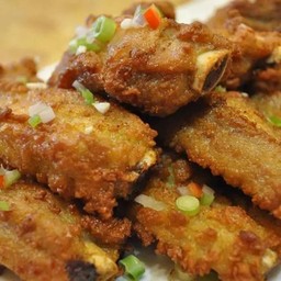 ซี่โครงหมูทอดพริกเกลือ แถมโค้ก 1ขวด