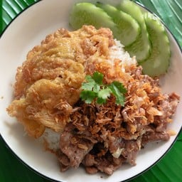 ข้าวหมูกระเทียม