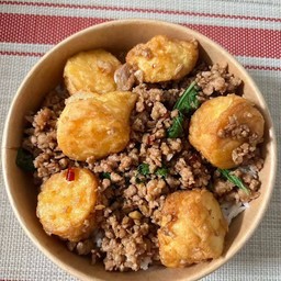 กระเพราหมูสับ+เต้าหู้ไข่ทอด
