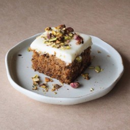 แครอทเค้ก + พิสตาชิโอ