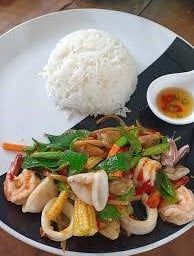 ข้าวราดผัดฉ่า