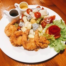 สลัดผลไม้น้ำใส กุ้งทอด