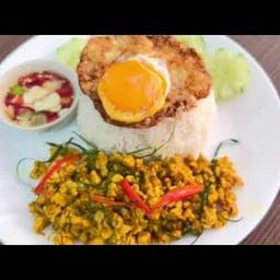 ข้าวราดพริกแกงคั่วกลิ้ง