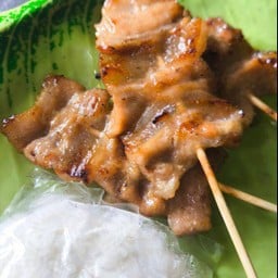 หมูปิ้งติดมัน3ไม้ข้าว1ห่อ