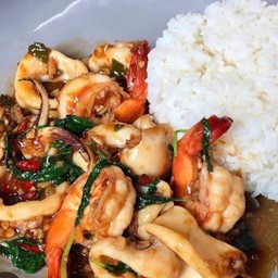 ข้าวกระเพรารวม