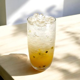 เสาวรส โซดา