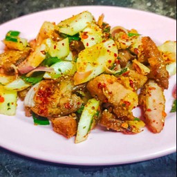 พล่าหมูใส่แตง