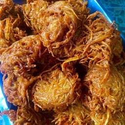 ข้าวเหนียวหมู จิงใจ๊ - อาหารตามสั่ง
