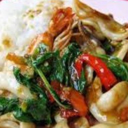 ข้าวกระเพราปลาหมีก